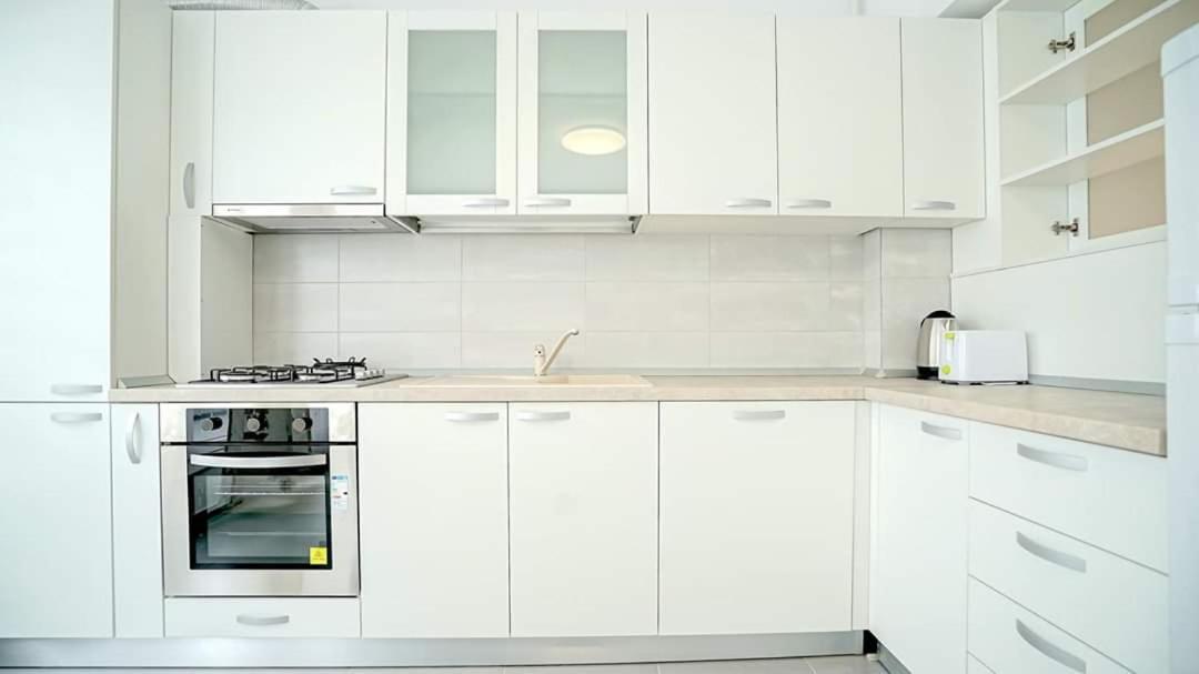 Giorgia And Ary Apartment Брашов Екстериор снимка