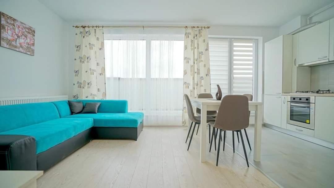 Giorgia And Ary Apartment Брашов Екстериор снимка