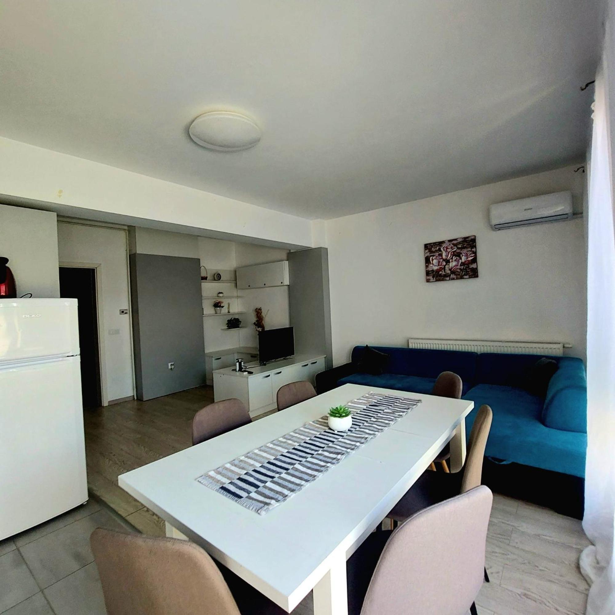 Giorgia And Ary Apartment Брашов Екстериор снимка